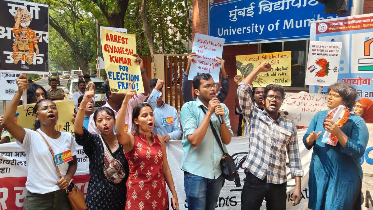 Mumbai University Students Protest CEC Arrest